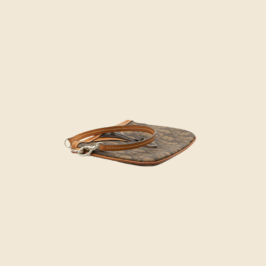 Lot - CHRISTIAN DIOR SAC baguette Street Chic en cuir chocolat et toile  jacquard Dior Oblique marron, garnitures en métal chromé  - Catalog#  701784 Chanel private collection & Luxury Accessories Online