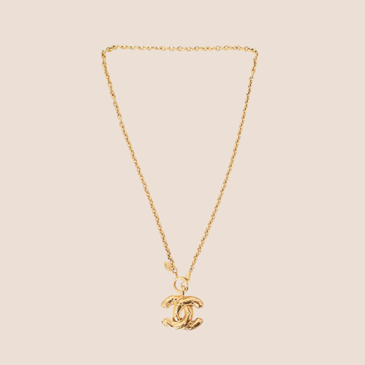 CHANEL GOLD-TONE QUILTED CC PENDANT CHAIN NECKLACE